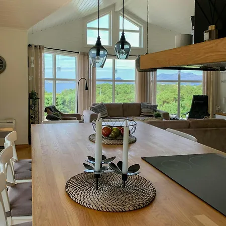 Spacious Cabin With Sognefjord Views * Eivindvik