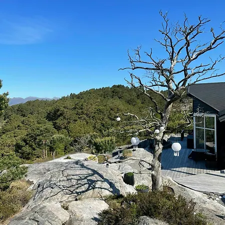 Spacious Cabin With Sognefjord Views